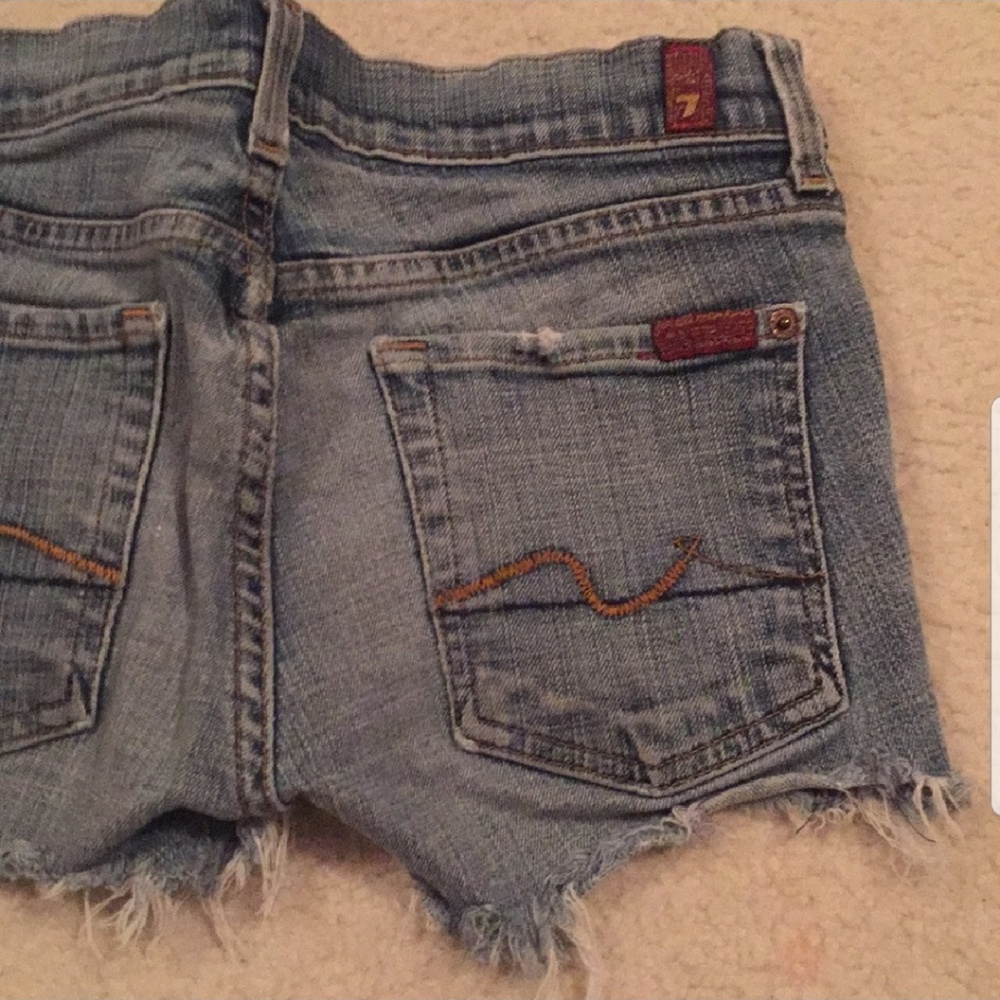 7 For All Mankind Shorts - Picture 4 of 5